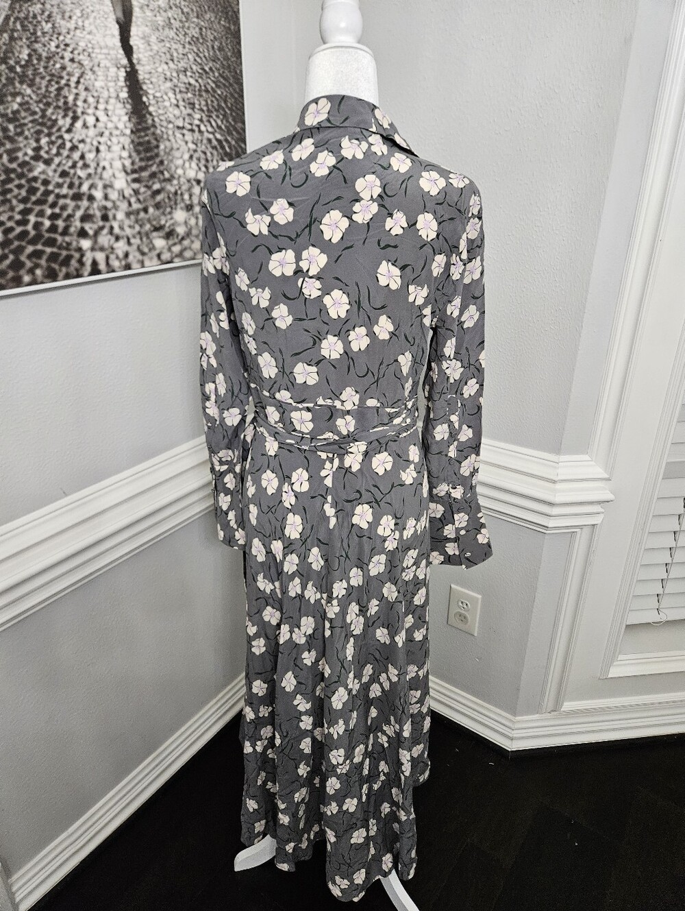 NWOT Equipment Femme 100% Silk Wrap Dress Floral Medium - Picture 6 of 8